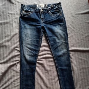 Juniors, low rise, super skinny jeans